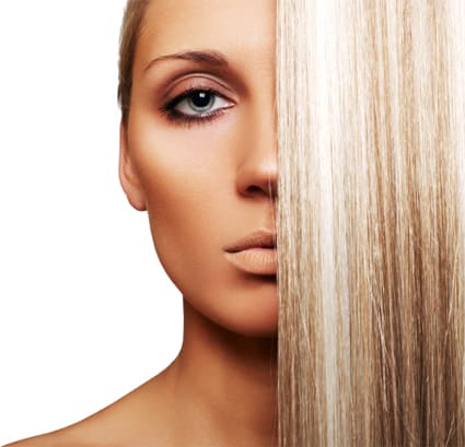Lang, steil blond haar met veel glans
